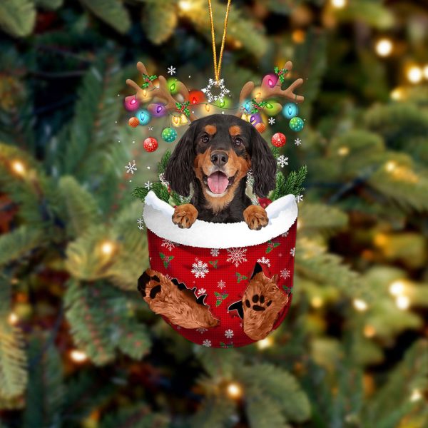Gordon Setter In Snow Pocket Christmas Ornament – Flat Acrylic Dog Ornament – Dog Memorial Gift