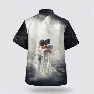 Man Hugging Jesus In Heaven Hawaiian Shirts Gifts For Jesus Lovers 2 xjicpu.jpg