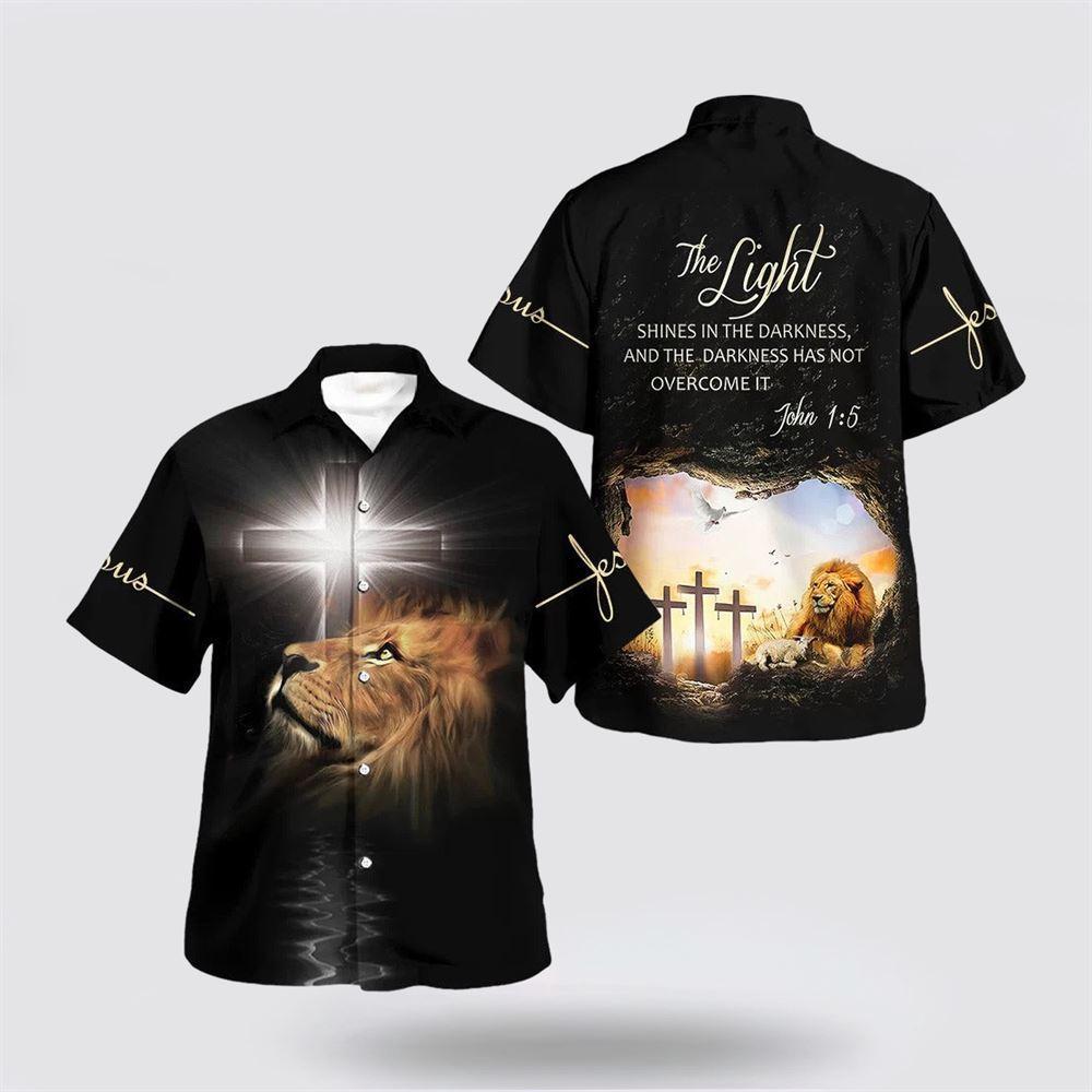 The Light Shines In The Darkness Lion Cross Hawaiian Shirts – Gifts For Christian Families
