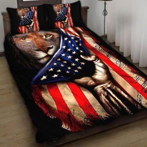 Cross and Lion in the Flag Quilt Bedding Set – Christian Gift For Believers