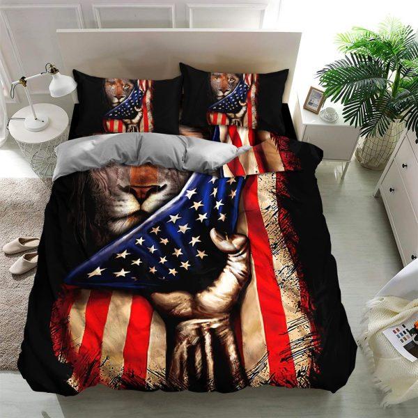 Cross and Lion in the Flag Quilt Bedding Set – Christian Gift For Believers