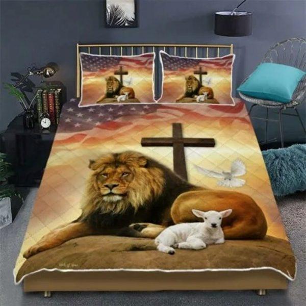 Jesus Lion And Lamb Holy Spirit Quilt Bedding Set – Christian Gift For Believers