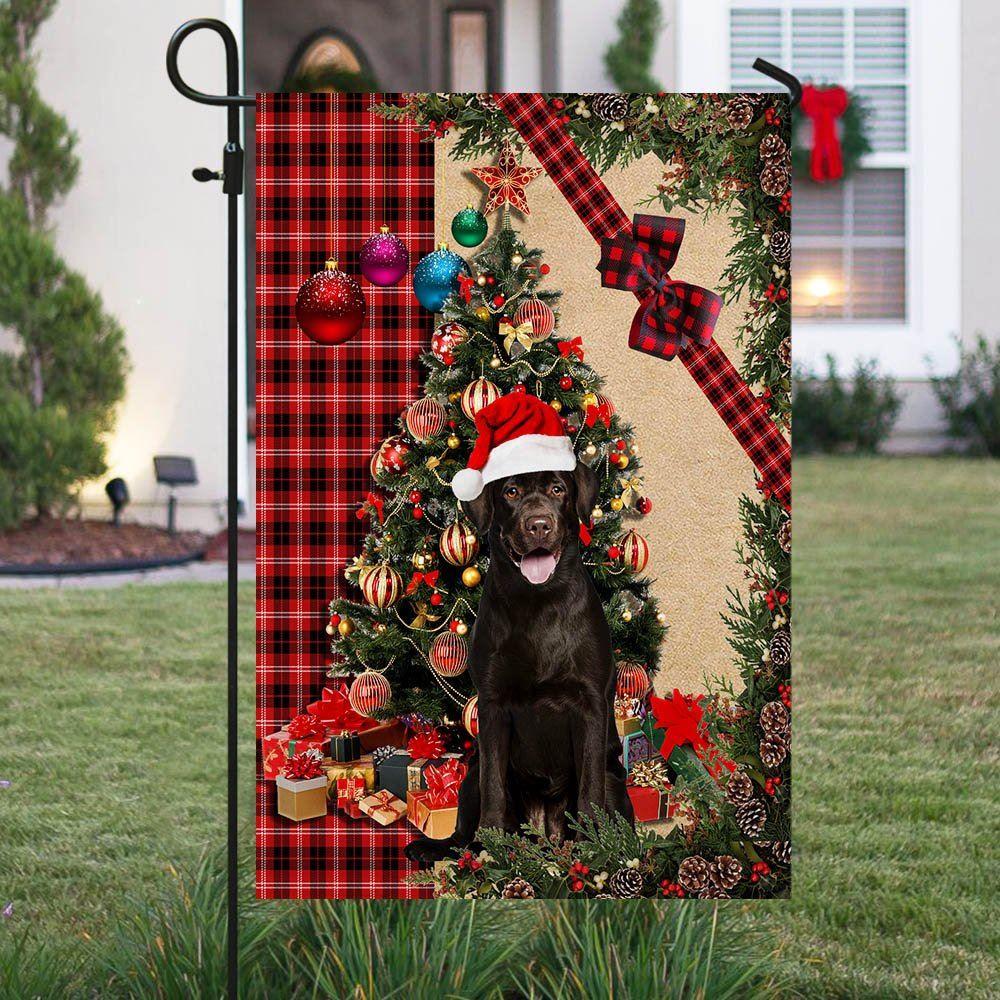 Christmas Flag, Santa Chocolate Labrador Flag Sitting In Front Of The Christmas Tree, Christmas Garden Flags, Christmas Outdoor Flag
