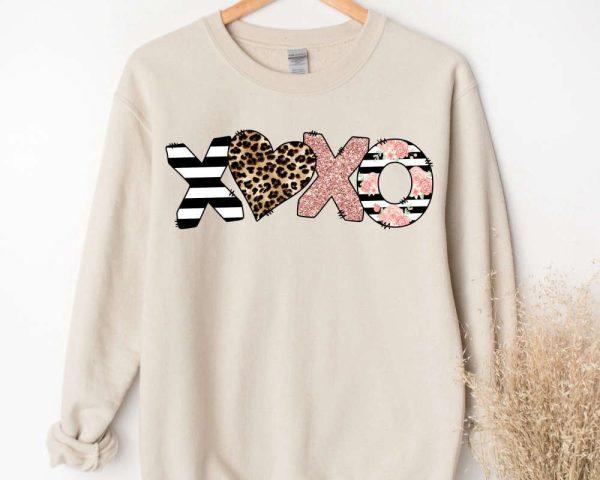 Valentines Sweatshirt, Valentines Day Sweatshirt, Xoxo Sweater, Leopard Heart Sweatshirt, Womens Valentines Sweatshirt