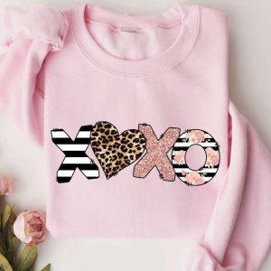 Valentines Sweatshirt Valentines Day Sweatshirt Xoxo Sweater Leopard Heart Sweatshirt Womens Valentines Sweatshirt 2 rjmtwh.jpg