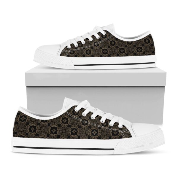 Gold Clover St. Patrick’s Day Print White Low Top Shoes, Low Top Designer Shoes, Low Top Sneakers