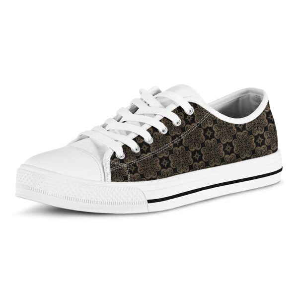 Gold Clover St. Patrick’s Day Print White Low Top Shoes, Low Top Designer Shoes, Low Top Sneakers